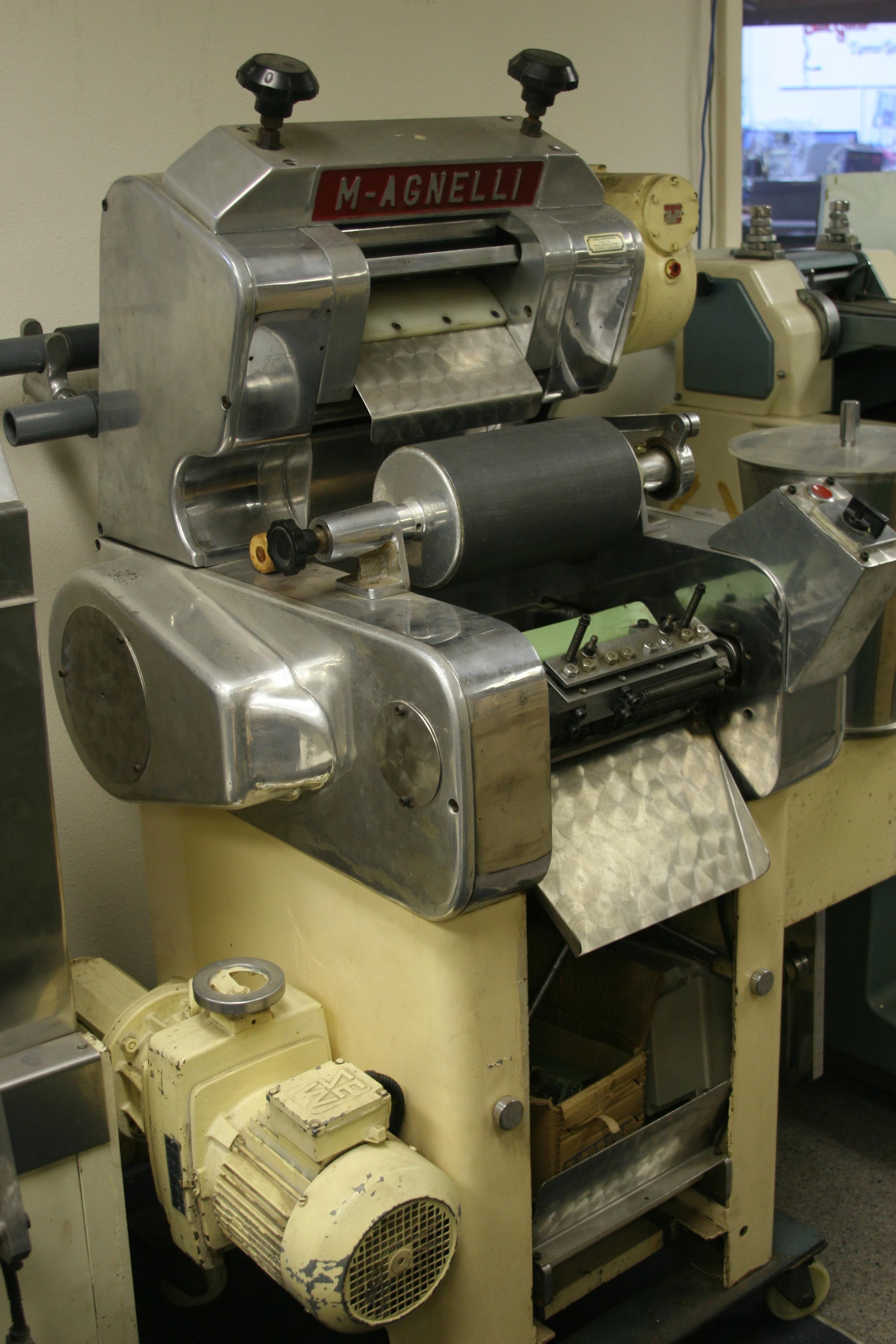 agnelli automatic tortellini machine