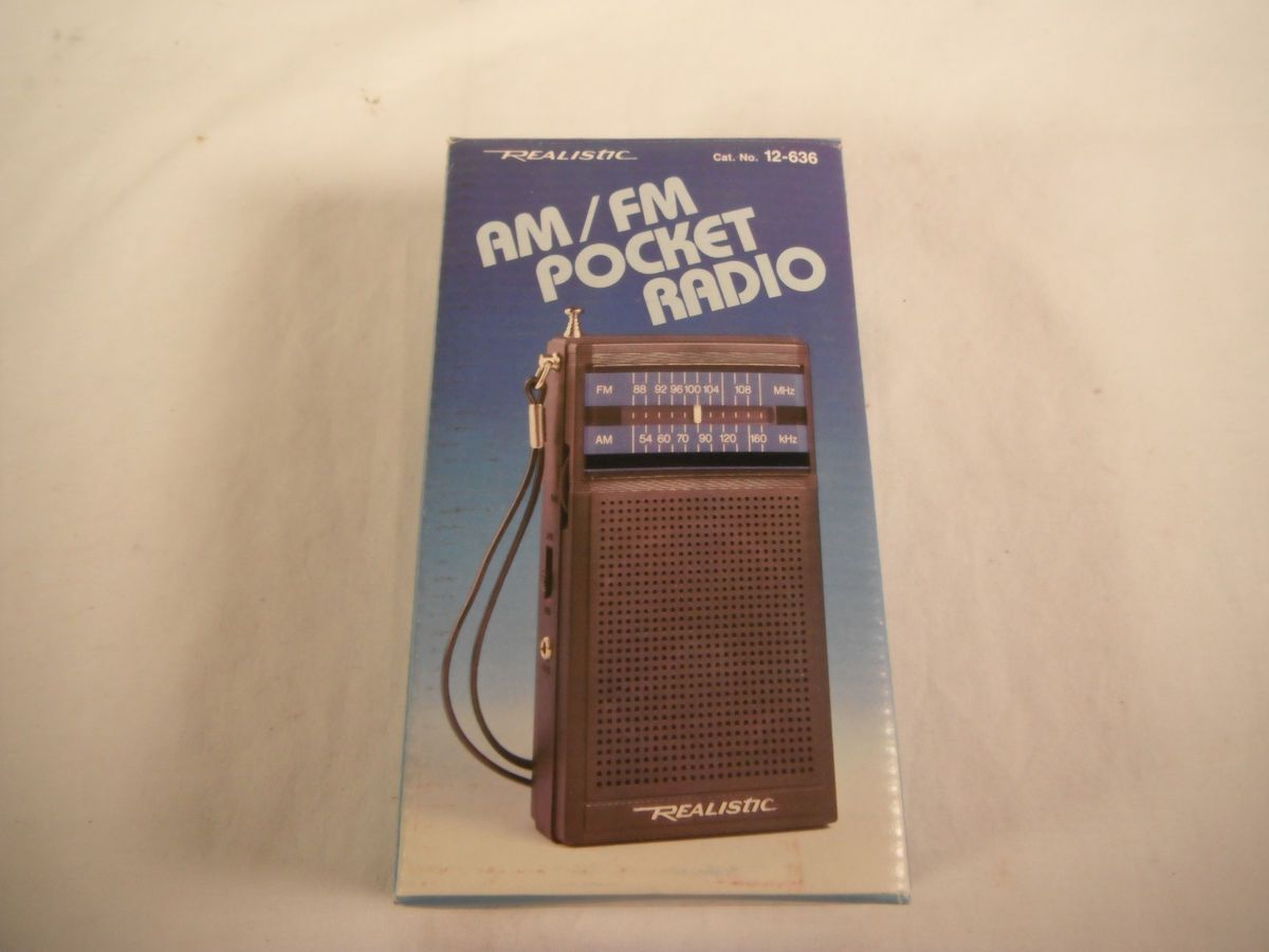 Vintage New in Box Realistic AM FM Pocket Transistor Radio Blue