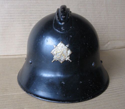 WWII CZECHOSLOVAK ARMY HELMET M29 & ARMY BADGE / MINT CONDITION