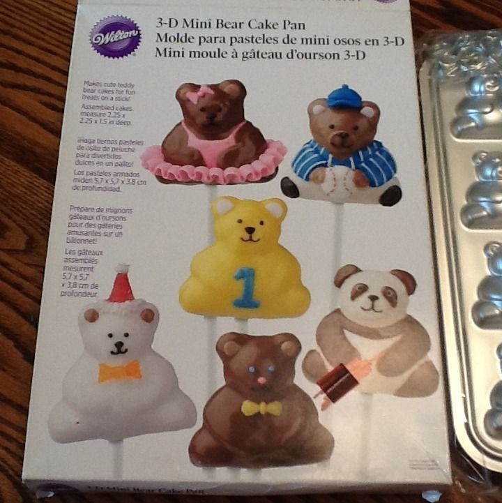 Wilton 3 D Mini Bear Cake Pan Mold 12 Bears Aluminum Pans Front & Back 