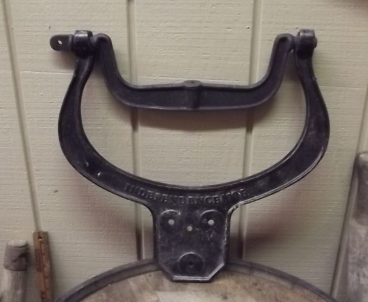 Iron Bell Yoke Cradle Farm Dinner School Excellent Condition