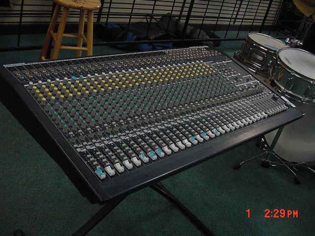 Behringer Eurodesk MX 3282A Mixer Needs Repair Work