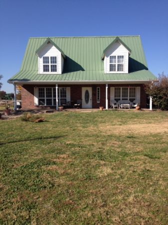 Spacious Country Home 2 level Fireplace and Open Living Area