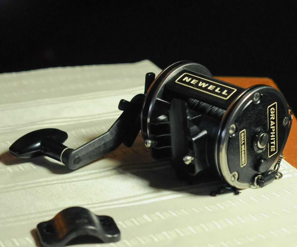 Newell 447 5 Graphite Fishing Reel