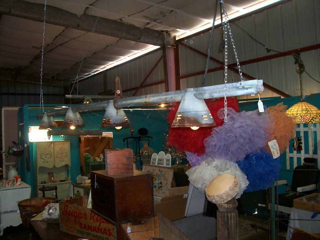 GREAT SHABBY COTTAGE CHIC REPURPOSED 10 FOOT TRACK LIGHTING CHICKEN 