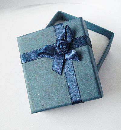   condition new description beautiful paper blue gift