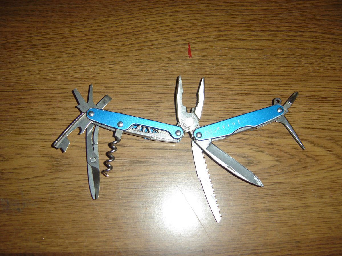  Leatherman Blue Juice CS4 Multi Tool