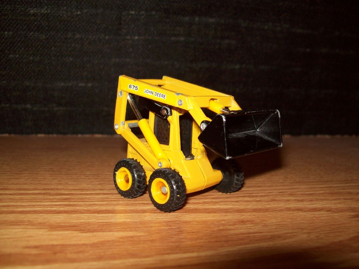 ERTL 1 64 1 32 TRACTOR JOHN DEERE 675 SKIDSTEER BOBCAT LOADER 