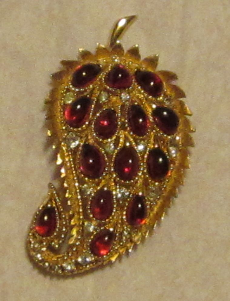 Boucher Vintage Ruby Cab Rhinestone Brooch