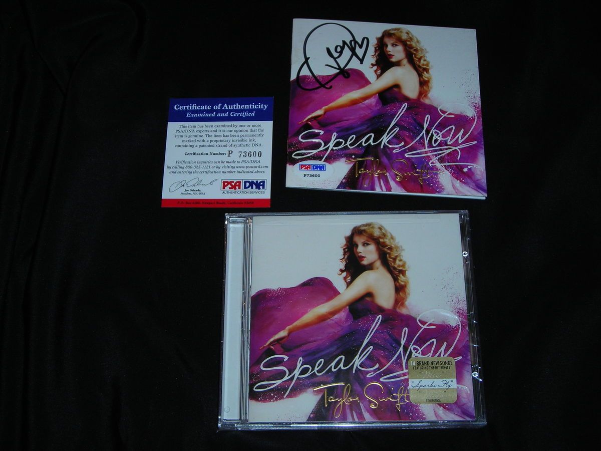 Taylor Swift Signed AUTO SPEAK NOW BOOKLET + CD NEW PSA/DNA AUTOGRAPH 