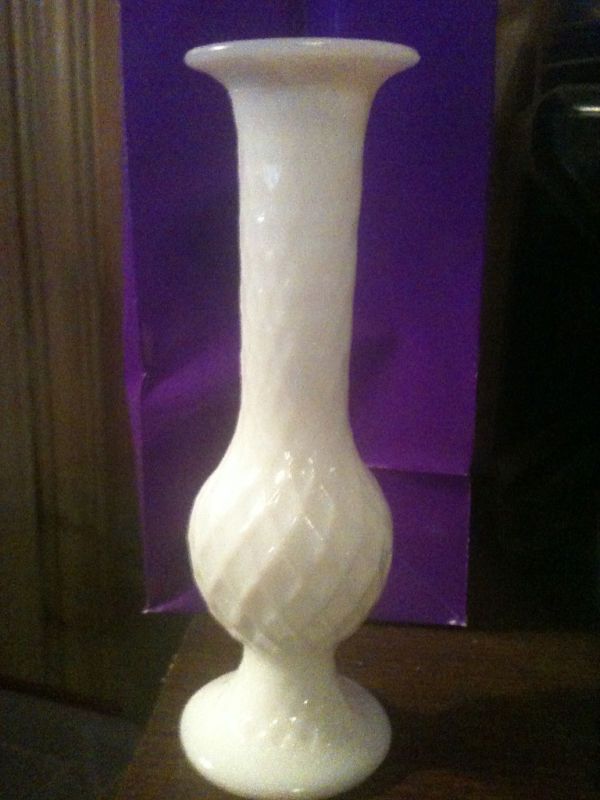  E O Brody Co USA Bud Vase Vintage Milk White Glass