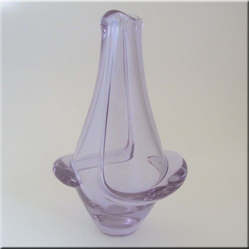 Czech Zelezny Brod Neodymium Alexandrite Glass Vase