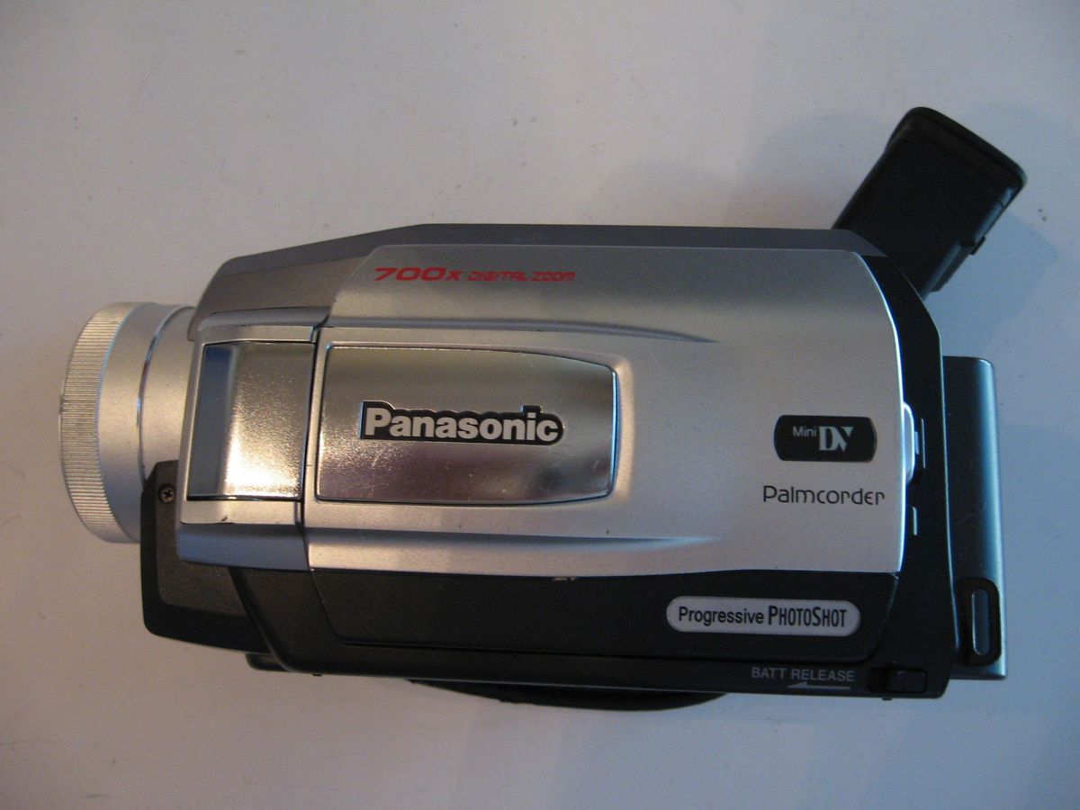 PANASONIC MINI DV PALMCORDER PROGRESSIVE PHOTOSHOT CAMCORDER