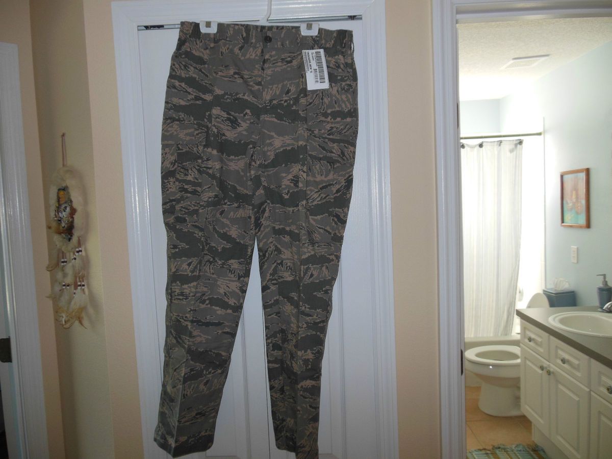 BRAND NEW MENS CAMO PANTS