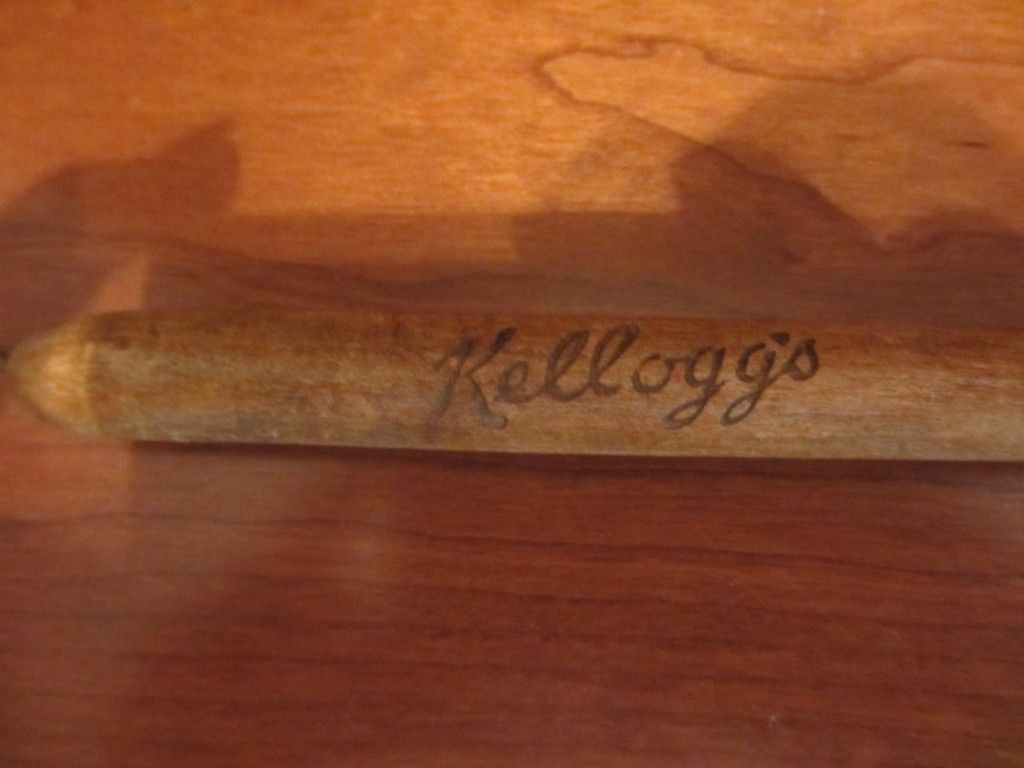 ANTIQUE KELLOGGS CEREAL SPOON VINTAGE WOOD KITCHEN UTENSIL RICE CRISPY 