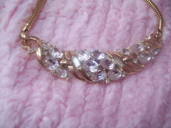 Vintage TRIFARI Rhinestone Choker Necklace Goldtone Excellent