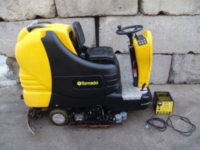 TORNADO 28 RIDE ON FLOOR SCRUBBER MODEL BR 28 GREAT WORKING CONDITION