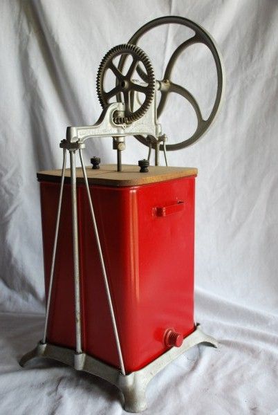 ANTIQUE VINTAGE DAZEY DAZY BUTTER CHURN RED METAL MODEL 230B