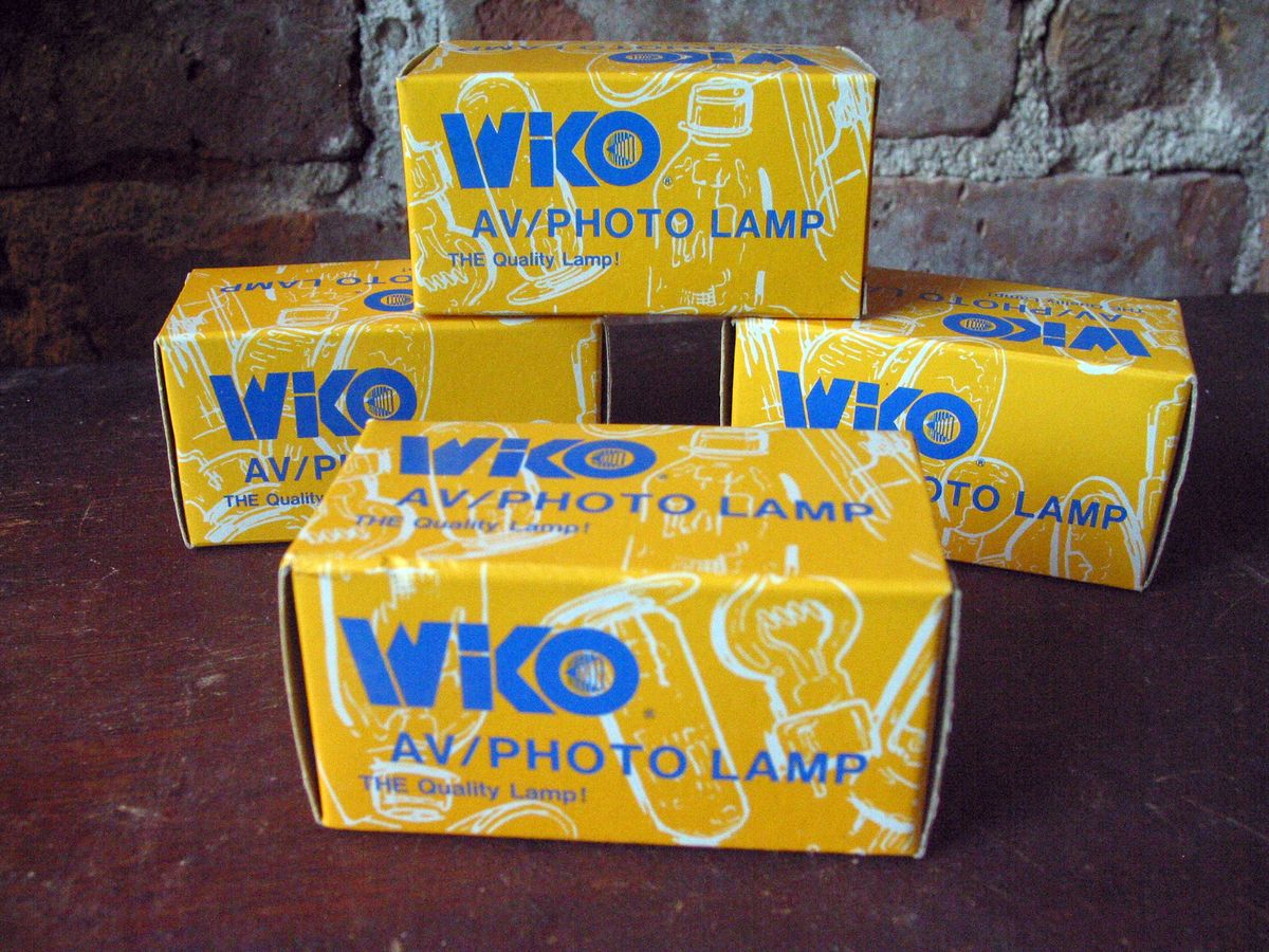 WIKO AV PHOTO LAMPS Lot of 4 PH 111A 125V 75W Darkroom Enlarging