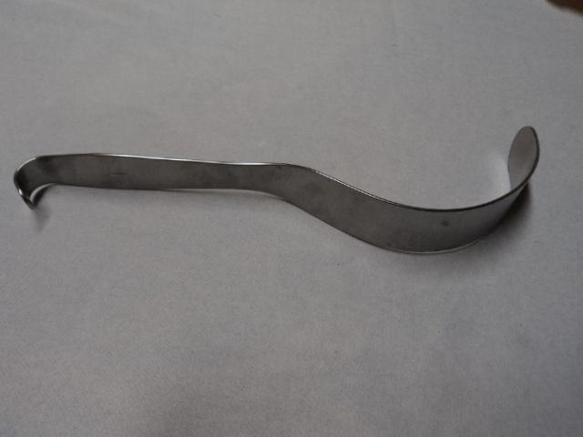 Aesculap BT604 305mm Deaver Retractor