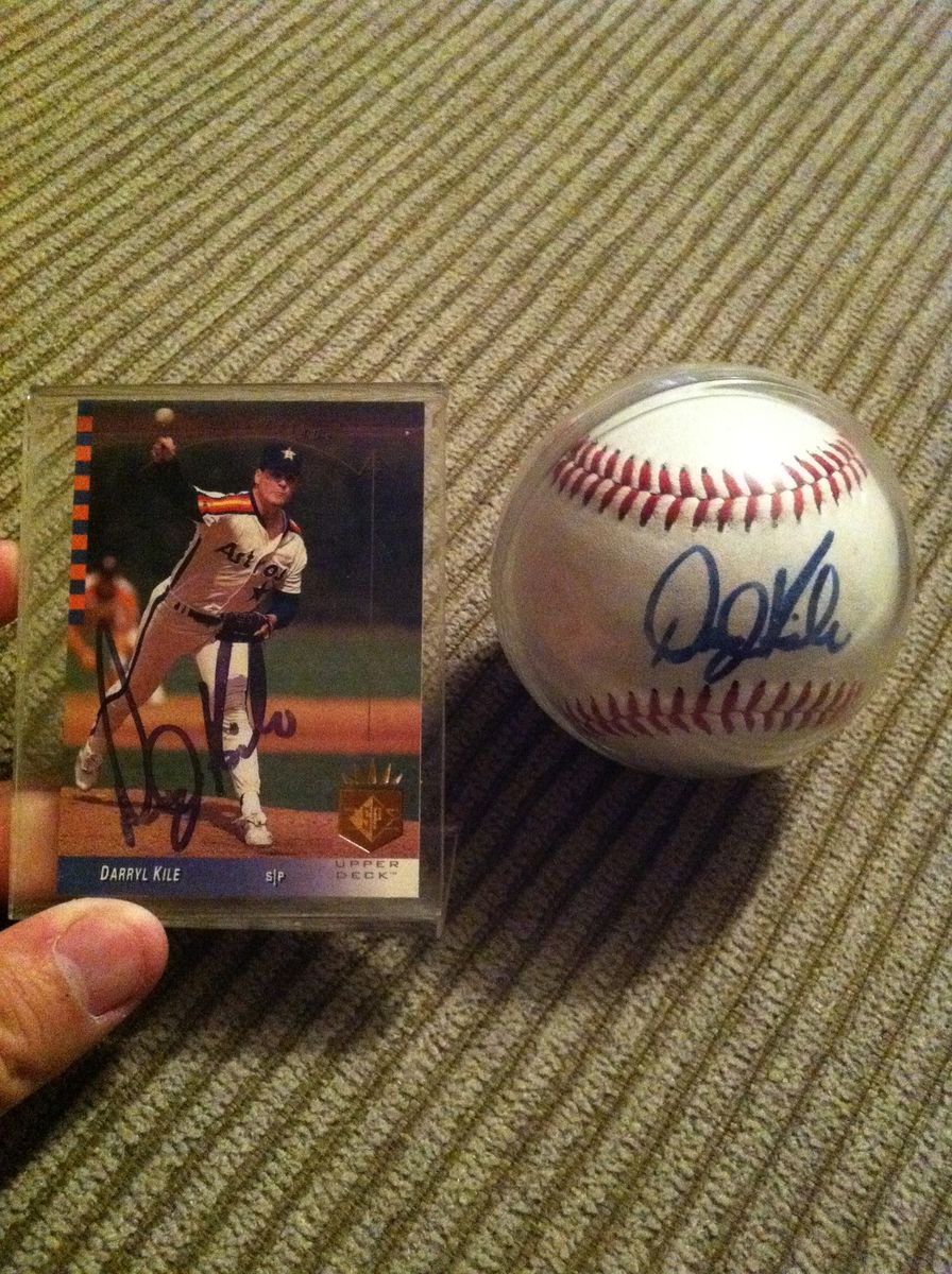 DARRYL KILE SIGNED BALL AND CARD