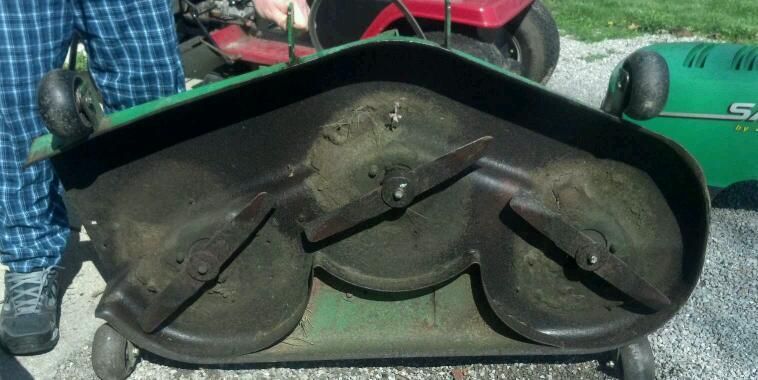 John Deere Sabre Parts 1646 46 Mowing Lawn Mower Deck 46 inch Cracked