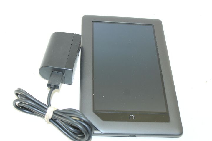 is 100 % functional barnes noble bntv250 digital book reader