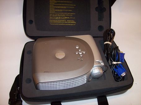 Dell 1100MP DLP Digital Home Theater Projector w/ Bag 1400 Lumens