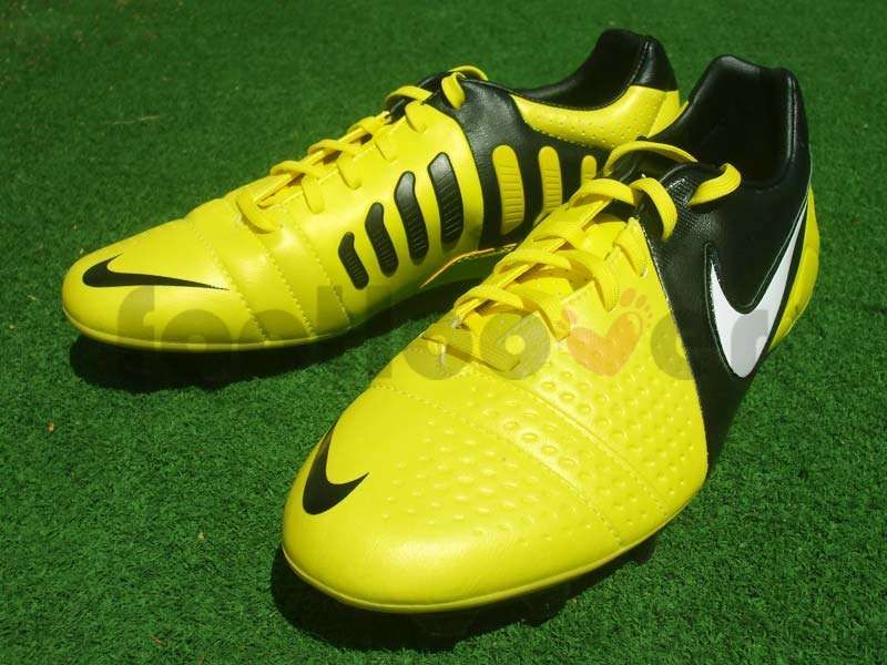 Scarpe Calcio Nike CTR360 Libretto III FG 525170 710 Yellow