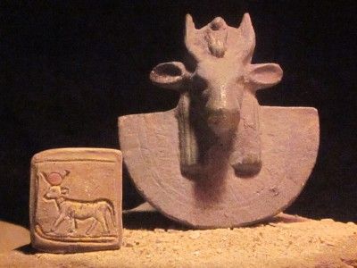 Egyptian art / sculpture   Apis bull aegis artifact replica & Hathor