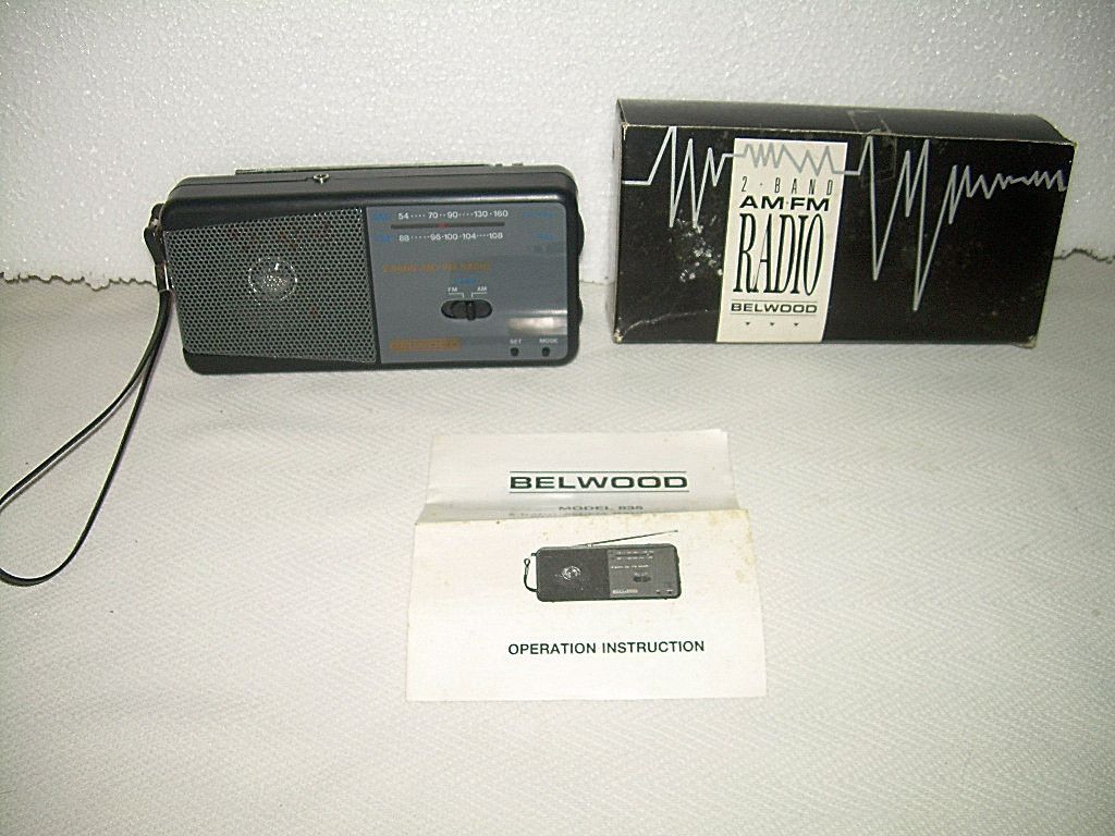 Nice Vintage Belwood AM FM Transistor Radio Model 835 Original Box