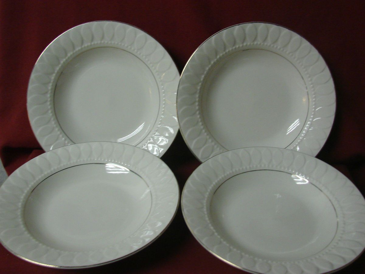  Housewares China Dinnerware Heritage Gold Embossed oval dot 4 Rim Soup