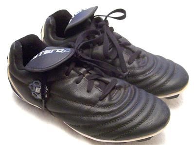 Preowned Estero Youth Soccer Baseball Cleats Sz 5.5 Excellent