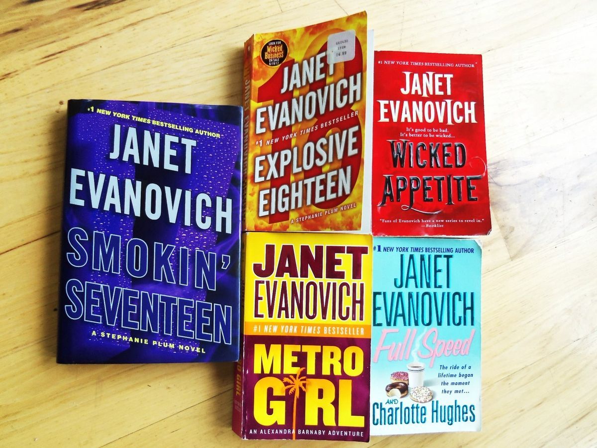 Janet Evanovich Lot Stephanie Plum Books Seventeen Eighteen Wicked