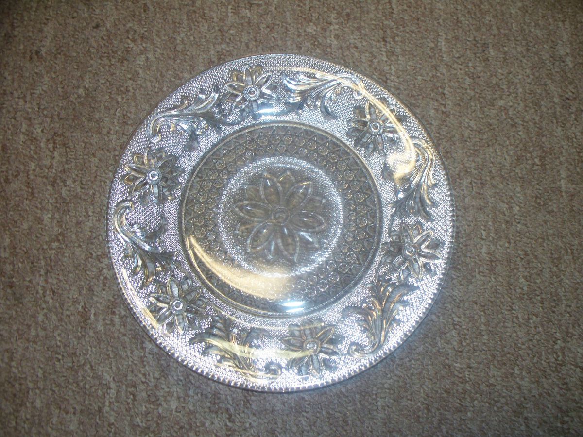 DEPRESSION ERA INDIANA GLASS COMPANY SANDWICH PATTERN SMALL PLATE