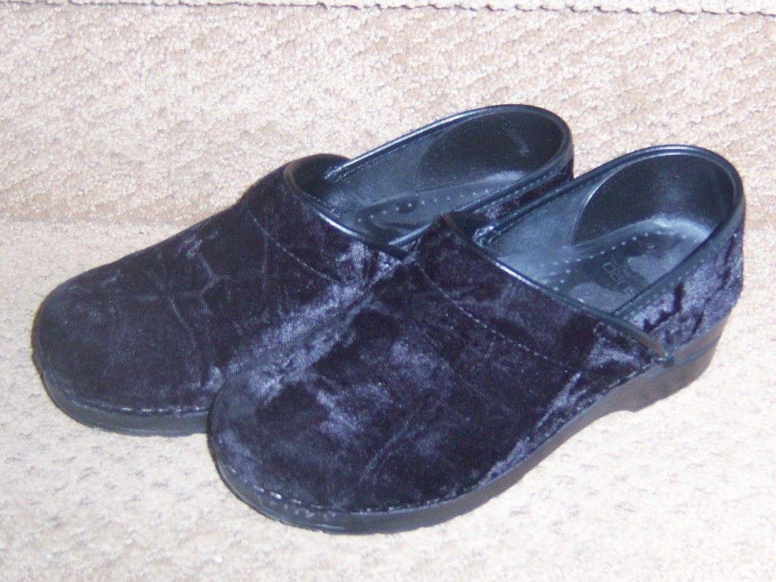 DANSKO Womens BLACK Crushed Velvet Clogs Size EU 38 US 7 5 8