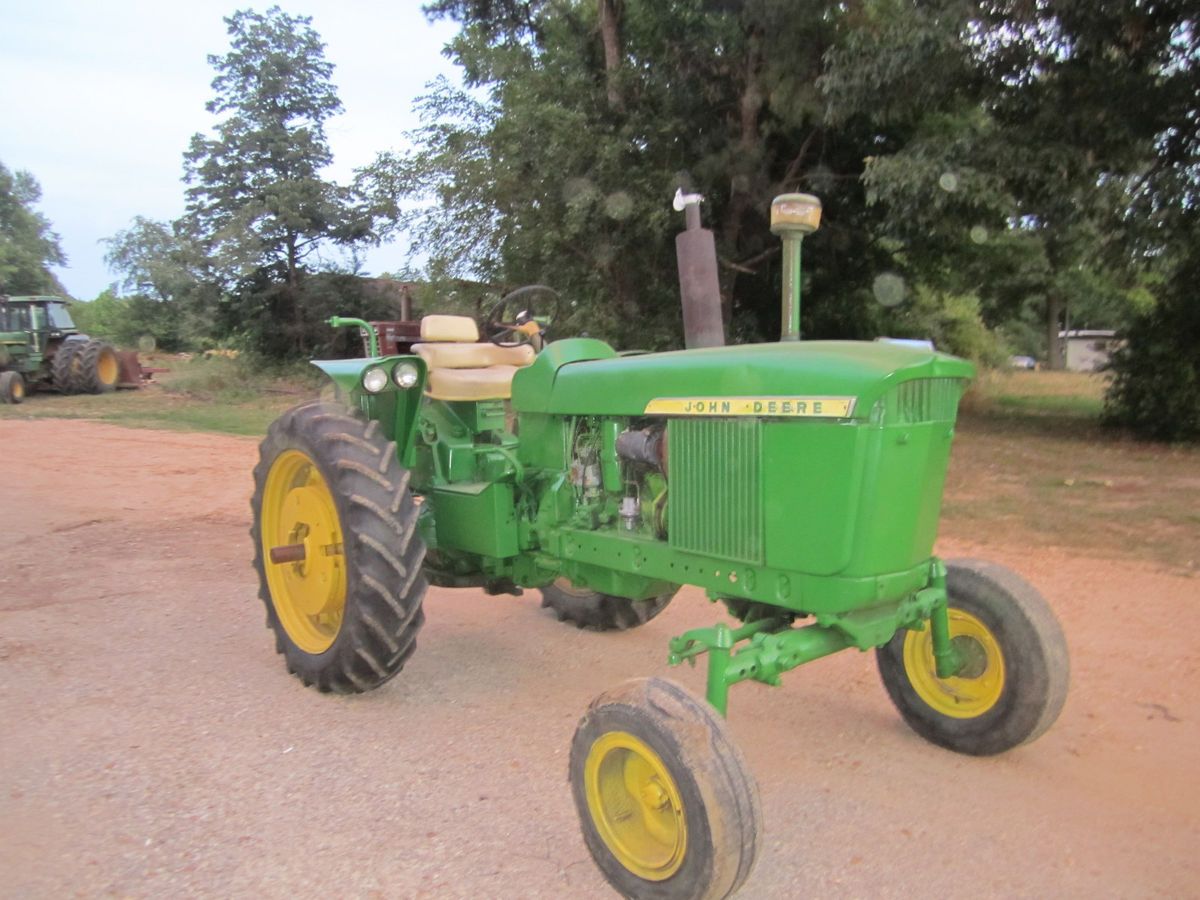 John Deere 3010 Farm Tractor A Solid Tractor