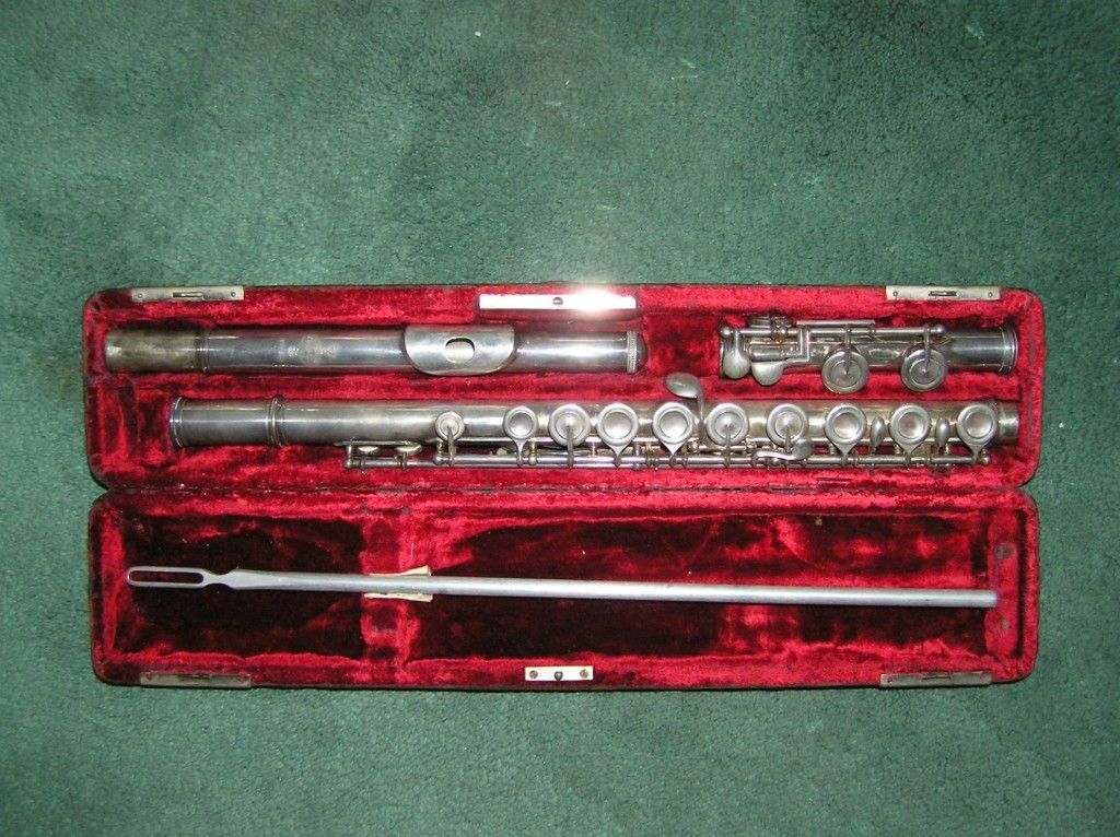 Fernand Chapelain Cie Flute and Case