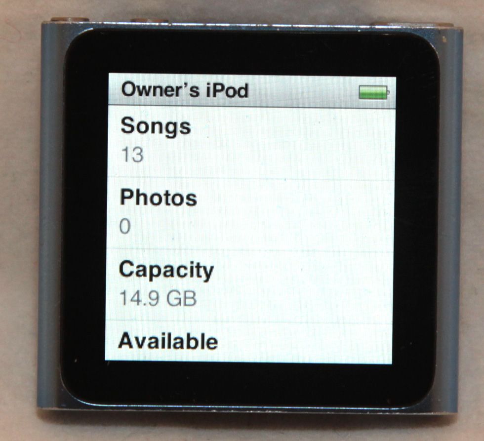  iPod Nano 16GB 6th Generation A1366 MC695LL Chromatic Blue, FM Tuner