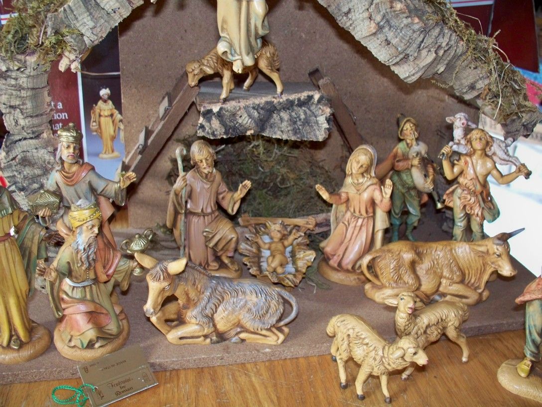 Fontanini Depose 16 Piece Nativity Set w Wood Creche