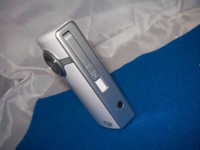 Flip Video ultra F360 Mino 2 GB Camcorder   White 60 min video