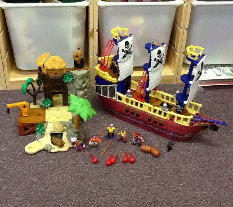 Fisher Price Imaginext Buccaneer Bay Pirate Island & Raider Ship Lot