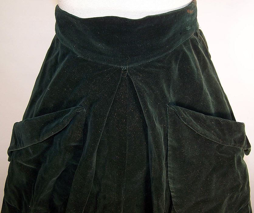 Vintage 1950s Original Casual Time of California Green Velvet Circle