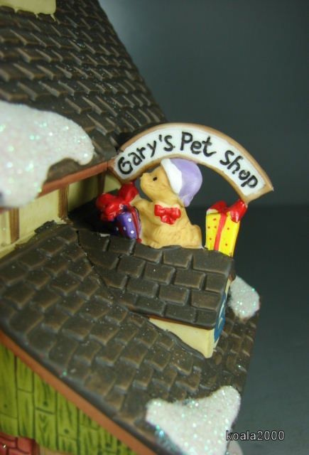 HOLIDAY TIME CHRISTMAS VILLAGE GARYS PET SHOP