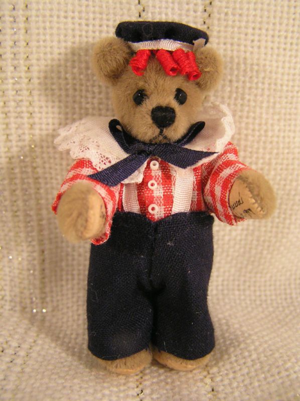 World of Miniature Bears 642 Georgie Porgie