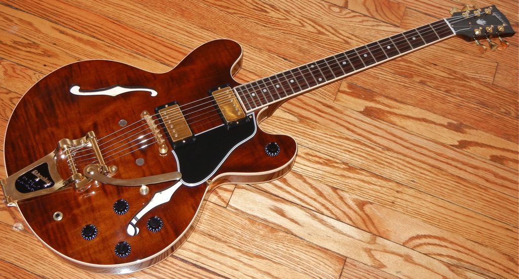  335 Dot*Semi Hollowbody*Translucent Brown*Bigsby*2001*USA*