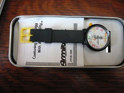 ARMITRON 1989 watchDAFFY DUCK watch runs backwards new battery