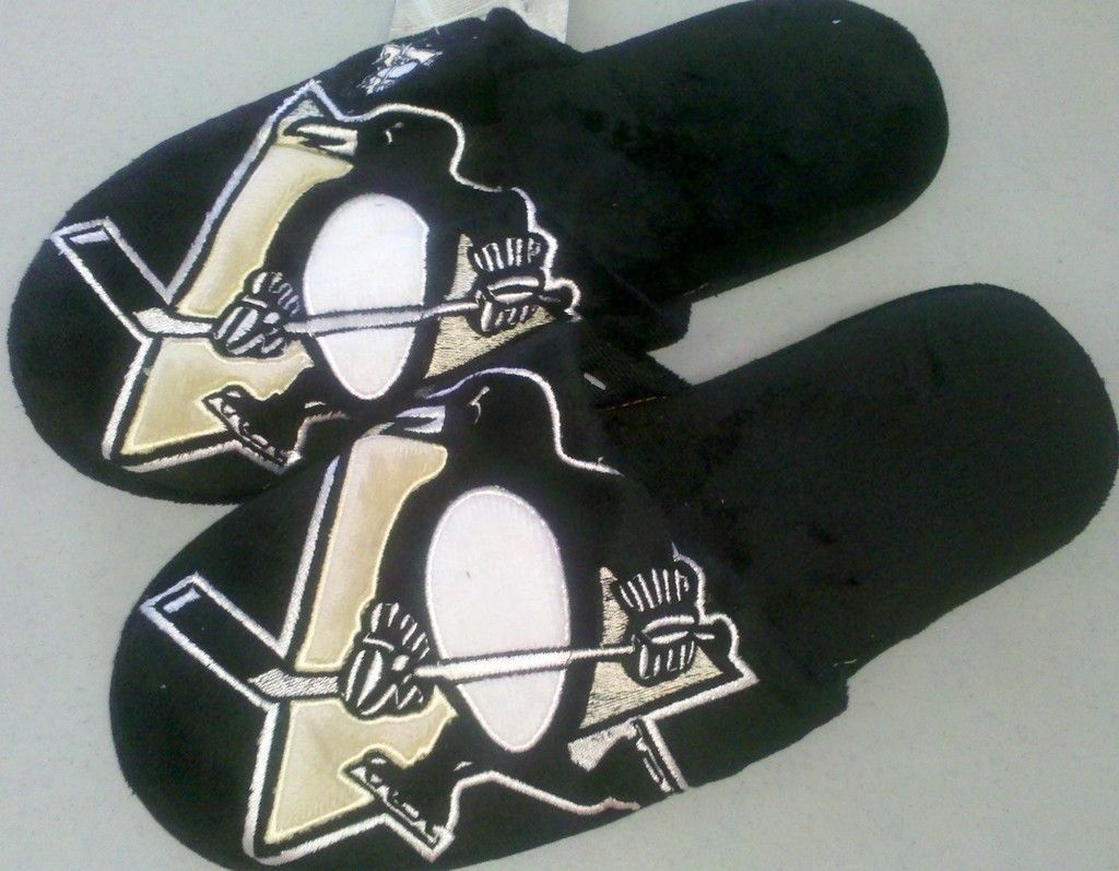 pair pittsburgh penguins big logo slippers 2010 new nhl