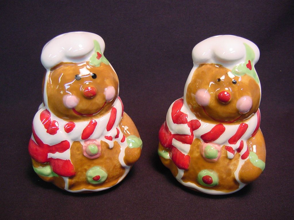 Vtg Salt & Pepper Shakers Gingerbread Man Chef Xmas Old Figurines Set