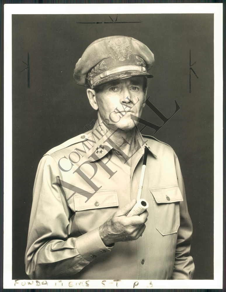 CA Photo Bau 208 Henry Fonda Actor as General MacArthur